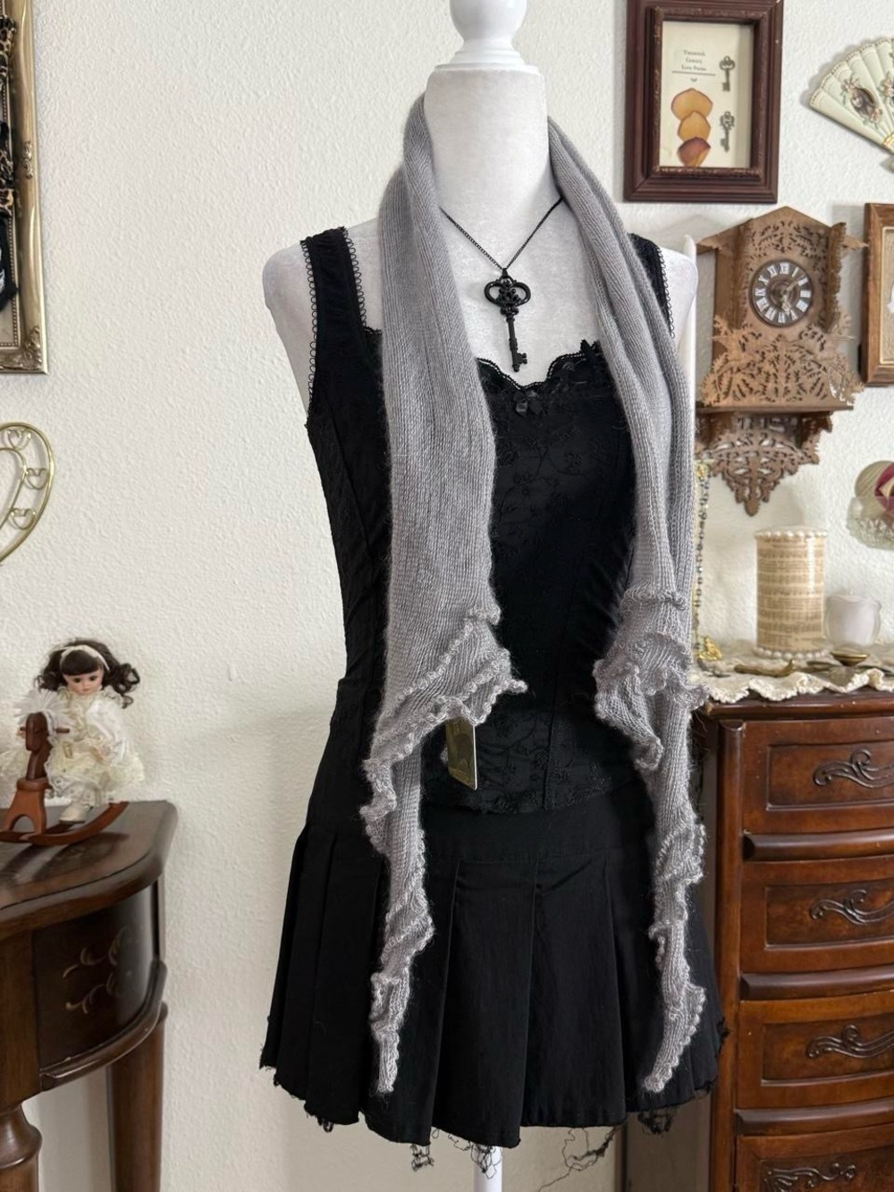 BNWT fairy grunge boho whimsical grey ruffled mohair scarf - Picture 3 of 5